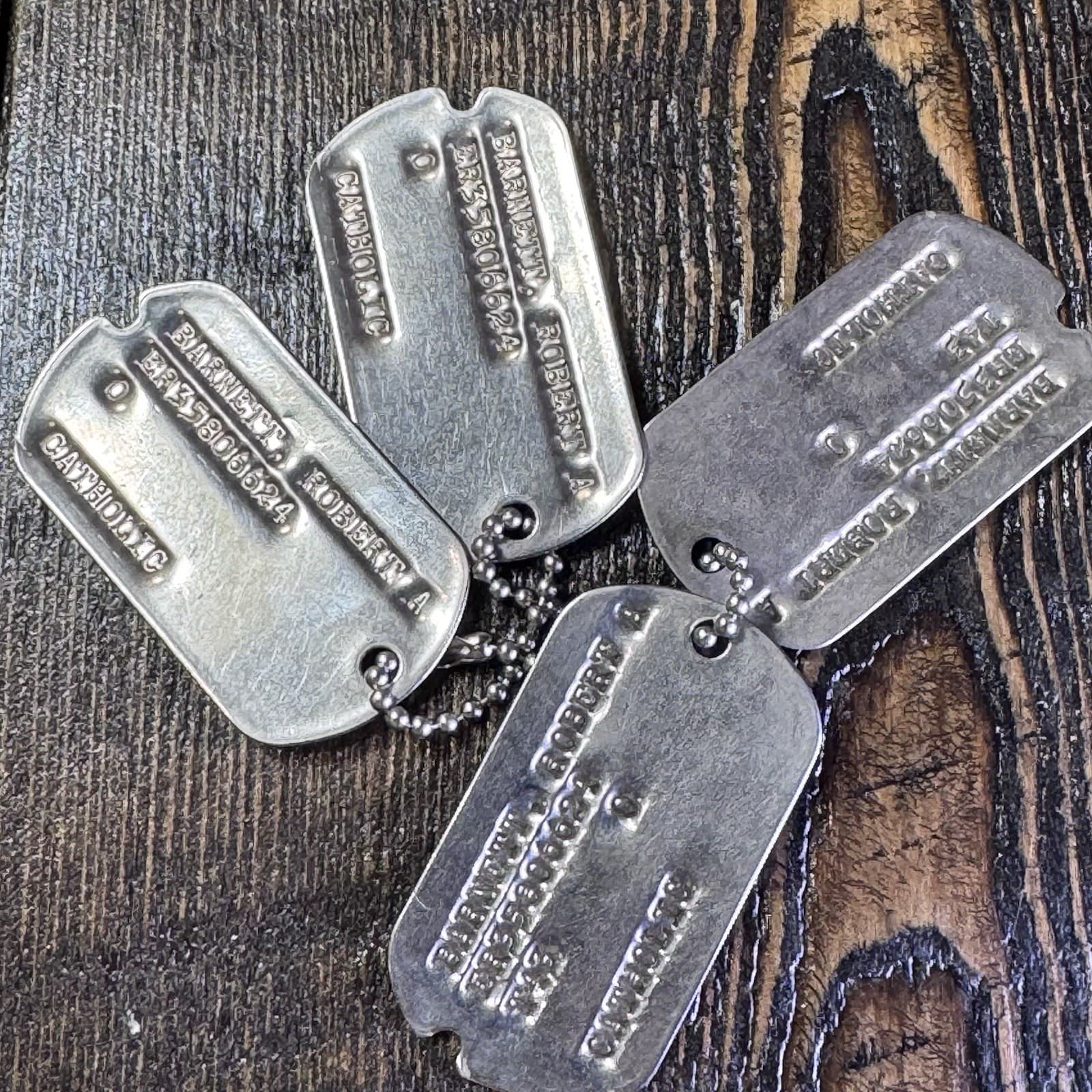 Set Of 4 WWII US Catholic Robert A Barnett soldier ID dog tags Military Notched - Thumbnail 11