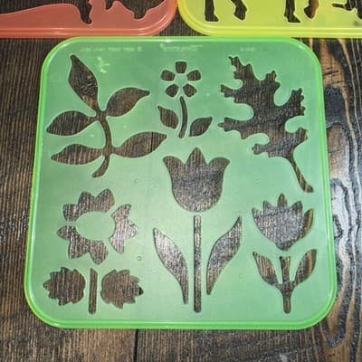 1987 VTG Set Of 5 Tupperware Tuppertoys Art Shapes Stencil Train Dog Fish Flower - Thumbnail 2