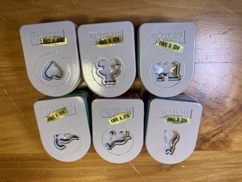 Lot Of 6 Paper Hole Puncher Carol Wright Gifts Heart Bear Cat Dog Dinosaur Train - Thumbnail 4