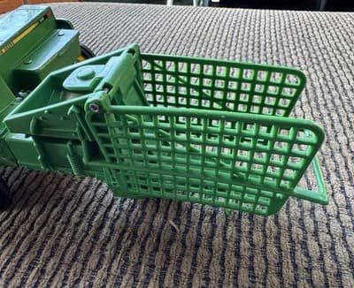 Vintage ERTL John Deere 348 SQUARE BALER 1995 - 1/16 SCALE #5911 Farm Equipment - Thumbnail 10