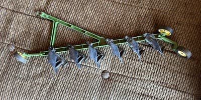 Vintage 1999 John Deere #5095 ERTL Six-Button Plow 1/16 Scale Farm Equipment - Thumbnail 19