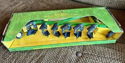 Vintage 1999 John Deere #5095 ERTL Six-Button Plow 1/16 Scale Farm Equipment