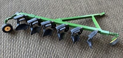 Vintage 1999 John Deere #5095 ERTL Six-Button Plow 1/16 Scale Farm Equipment - Thumbnail 10