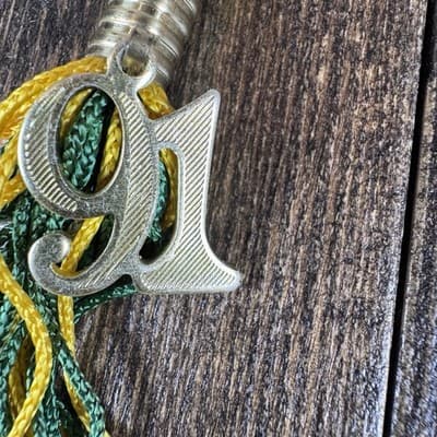2x Vintage Class of 1991 Yellow Gold White Graduation Tassel High School College - Thumbnail 8