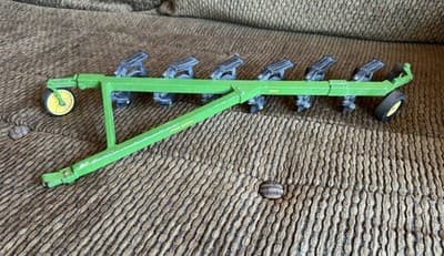 Vintage 1999 John Deere #5095 ERTL Six-Button Plow 1/16 Scale Farm Equipment - Thumbnail 15