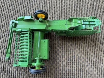 Vintage ERTL John Deere 348 SQUARE BALER 1995 - 1/16 SCALE #5911 Farm Equipment - Thumbnail 15