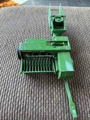 Vintage ERTL John Deere 348 SQUARE BALER 1995 - 1/16 SCALE #5911 Farm Equipment - Thumbnail 14