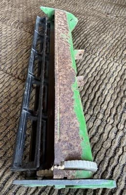 Vintage Ertl John Deere 9500 Combine with Corn/Grain Heads, Diecast 1/28 Scale - Thumbnail 17
