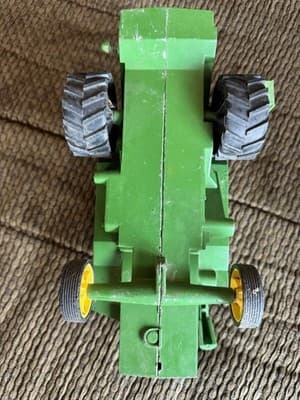Vintage Ertl John Deere 9500 Combine with Corn/Grain Heads, Diecast 1/28 Scale - Thumbnail 14
