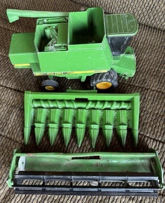 Vintage Ertl John Deere 9500 Combine with Corn/Grain Heads, Diecast 1/28 Scale - Thumbnail 9