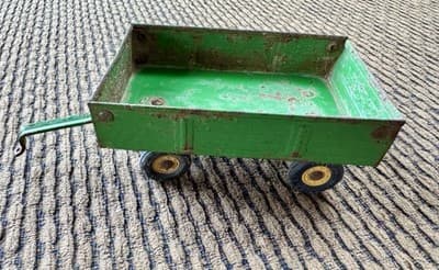 Vintage 1/32 Scale Ertl John Deere Farm Wagon Diecast Metal
