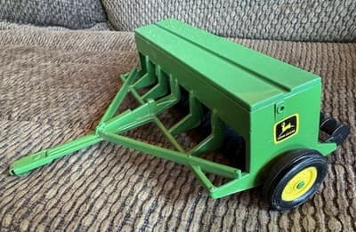 VTG 1992 John Deere Grain Drill Diecast - 1/16 Scale - Model #580 Farm Equipment - Thumbnail 13