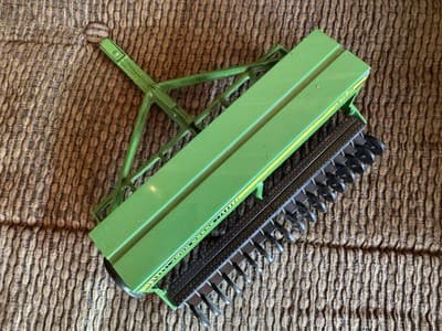 VTG 1992 John Deere Grain Drill Diecast - 1/16 Scale - Model #580 Farm Equipment - Thumbnail 8