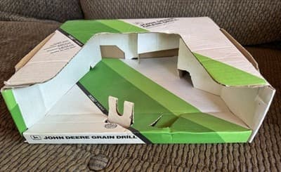 VTG 1992 John Deere Grain Drill Diecast - 1/16 Scale - Model #580 Farm Equipment - Thumbnail 7