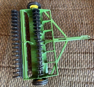 VTG 1992 John Deere Grain Drill Diecast - 1/16 Scale - Model #580 Farm Equipment - Thumbnail 15
