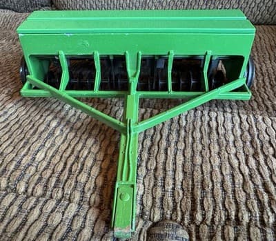 VTG 1992 John Deere Grain Drill Diecast - 1/16 Scale - Model #580 Farm Equipment - Thumbnail 12