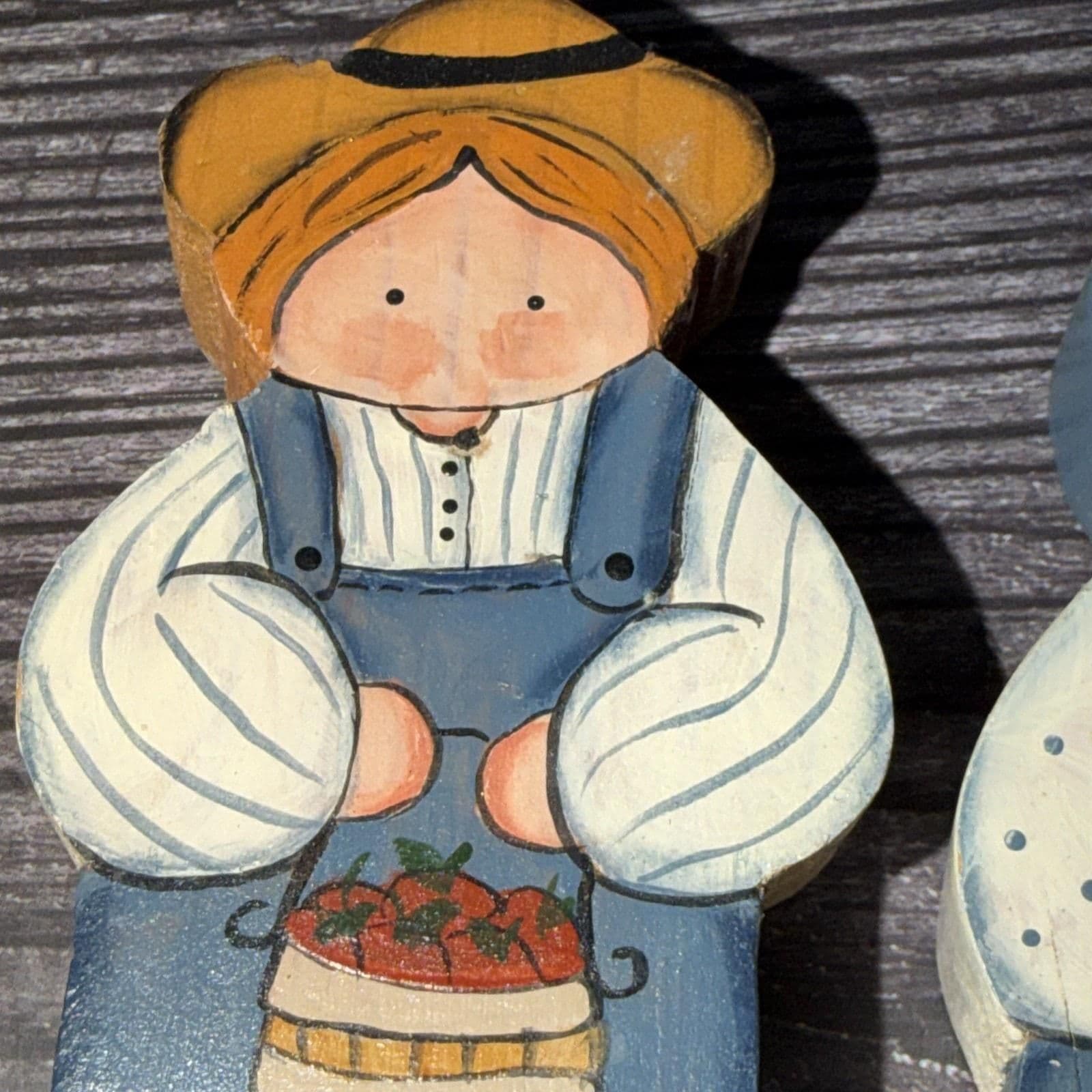 Vintage Wooden Amish Figures Man & Woman Miniatures - Thumbnail 4