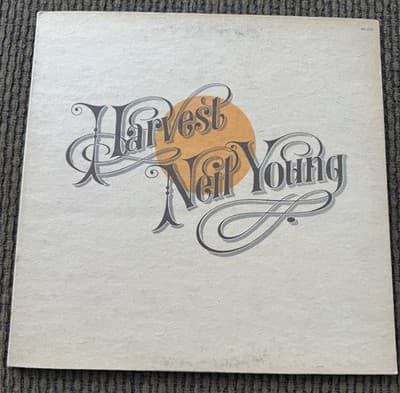 NEIL YOUNG Lot Of 2 LP Vinyl Records - Harvest, Everybody Knows This Is Nowhere - Thumbnail 2