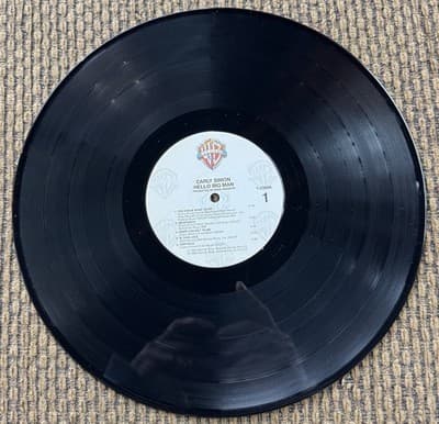 Carly Simon ‎2 Vinyl Records, No Secrets, 1974 / Hello Big Man, 1983 - Thumbnail 16