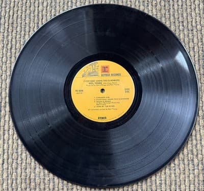 NEIL YOUNG Lot Of 2 LP Vinyl Records - Harvest, Everybody Knows This Is Nowhere - Thumbnail 19