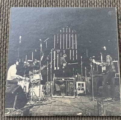 NEIL YOUNG Lot Of 2 LP Vinyl Records - Harvest, Everybody Knows This Is Nowhere - Thumbnail 4