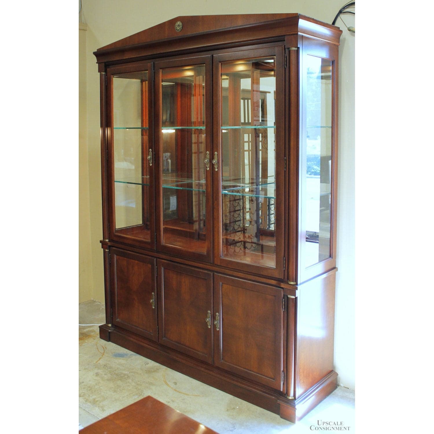 Ethan Allen 'Sable' China Cabinet - Thumbnail 4