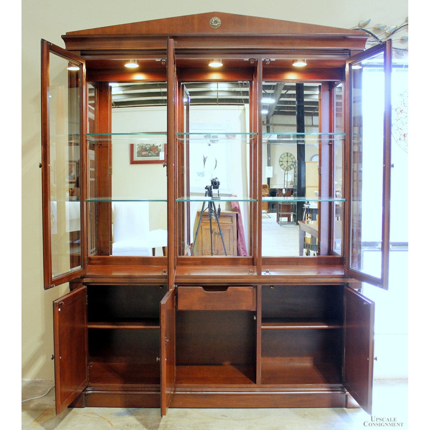 Ethan Allen 'Sable' China Cabinet - Thumbnail 2
