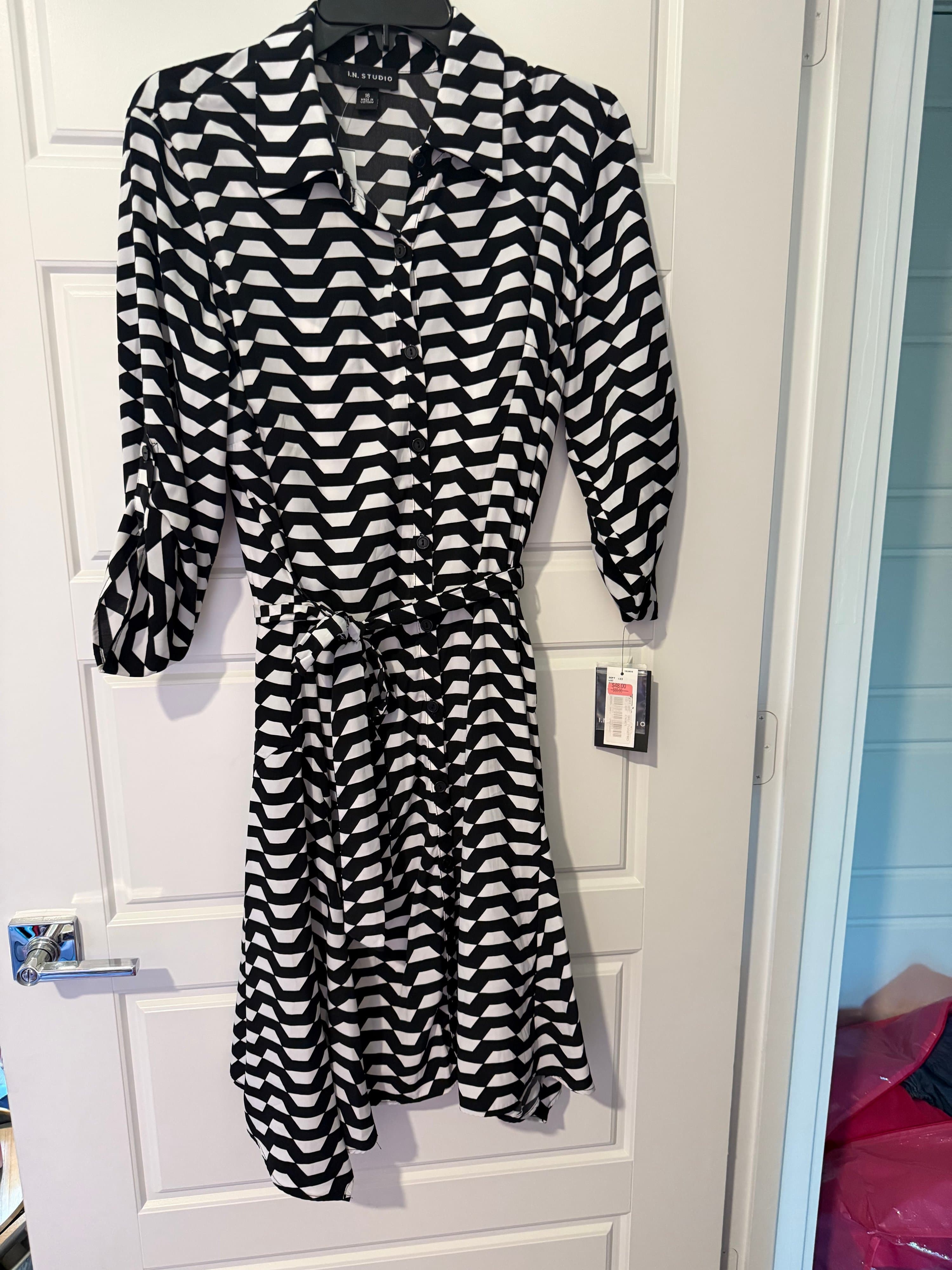 I.N. Studio Black & White Geometric Dress Size 16