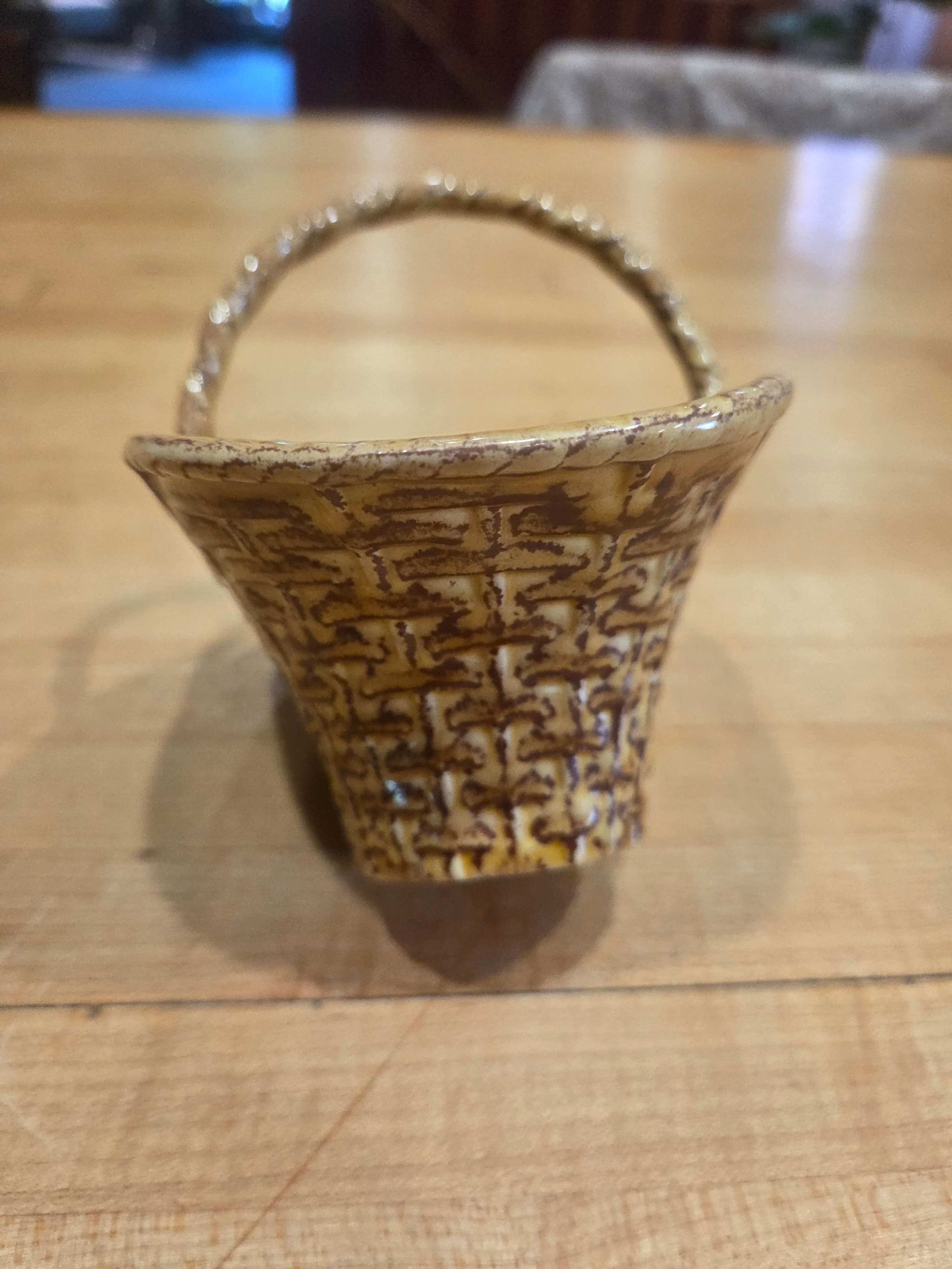 Vintage 1981 Mecca Signed Basketweave Ceramic Miniature Basket - Thumbnail 2