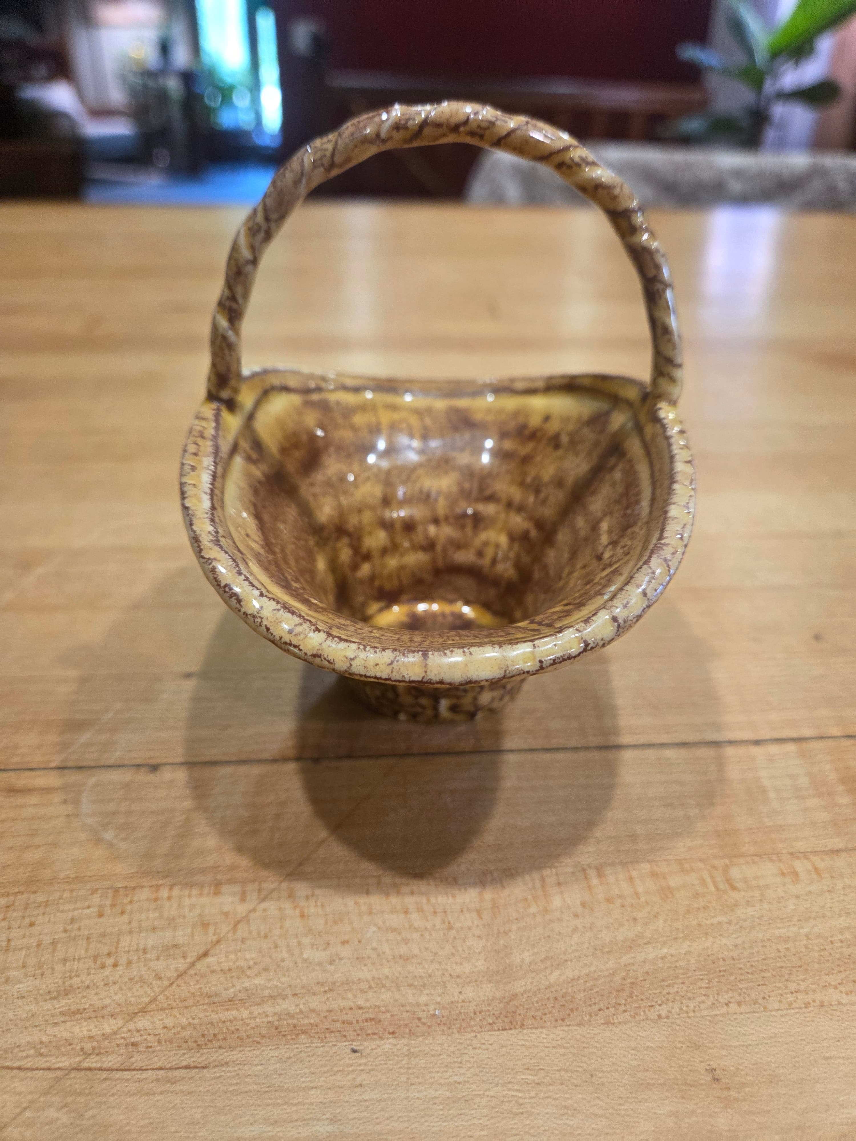 Vintage 1981 Mecca Signed Basketweave Ceramic Miniature Basket - Thumbnail 4