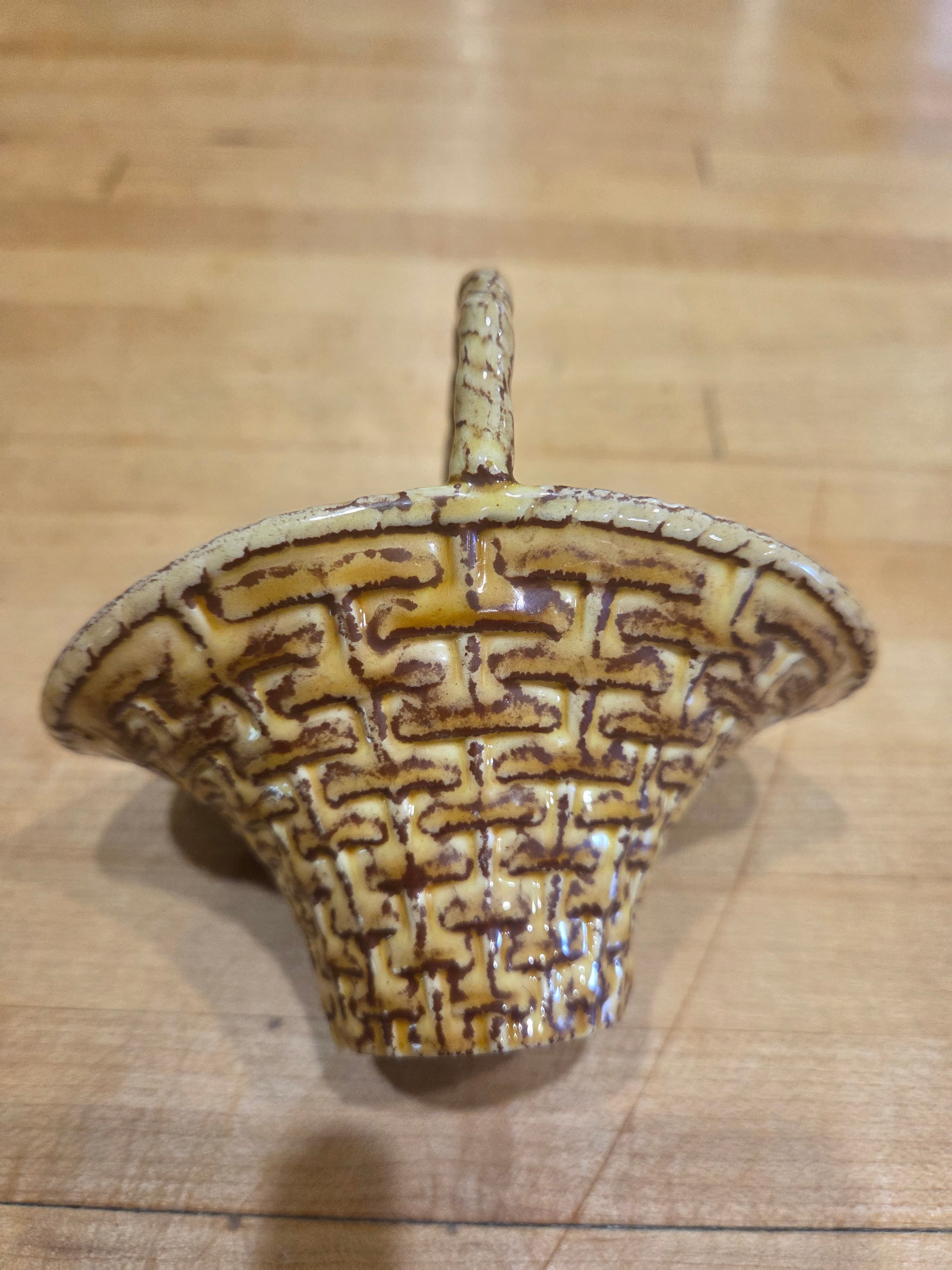 Vintage 1981 Mecca Signed Basketweave Ceramic Miniature Basket - Thumbnail 5