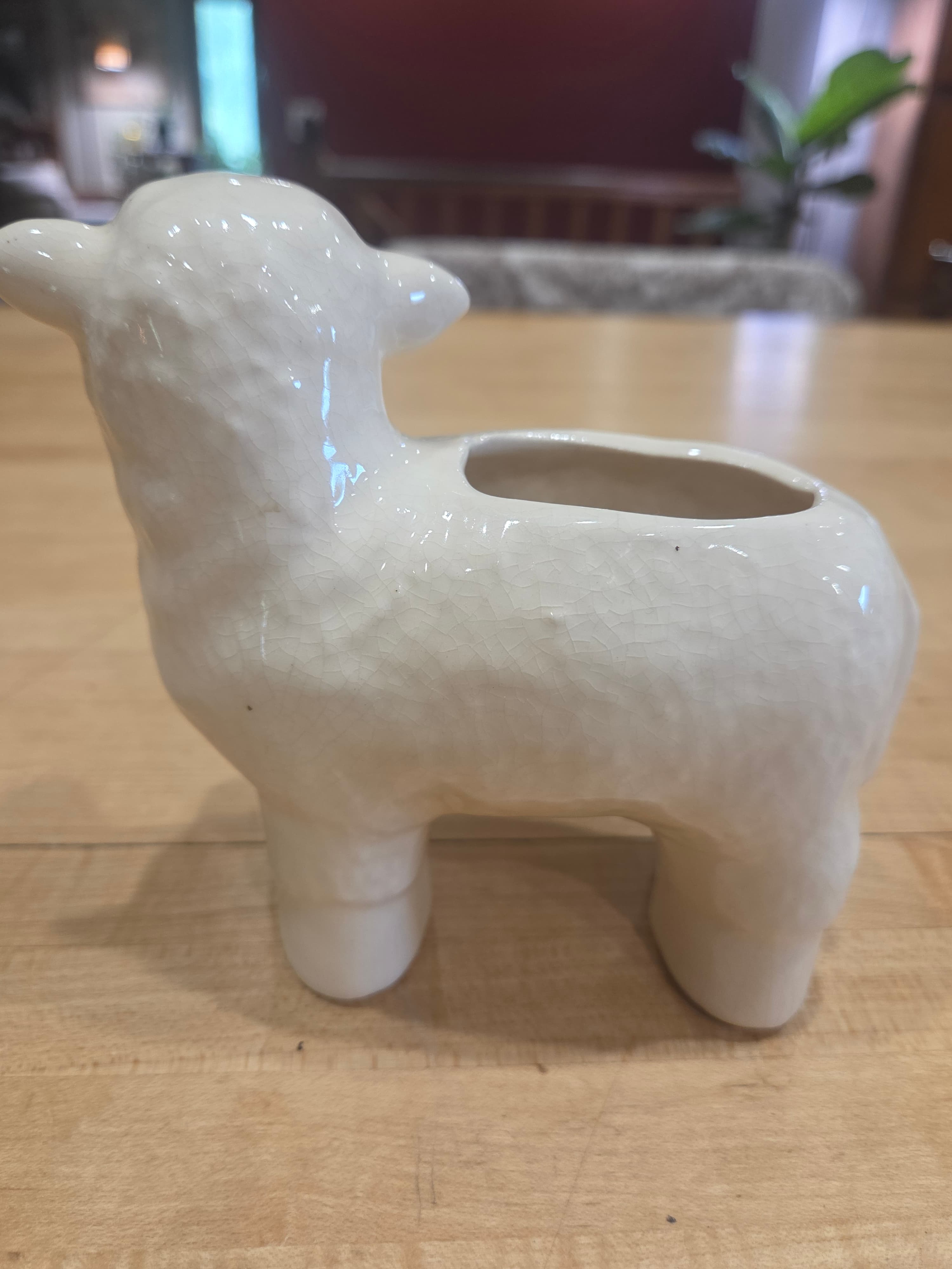 Vintage 1940s Hull Pottery White Lamb Planter USA 965 Nursery Decor - Thumbnail 2