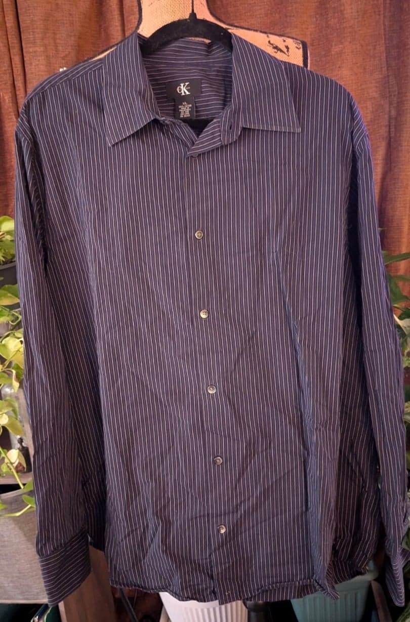 Button-Down Shirt Classic Calvin Klein Pinstripe - Men's Size Large