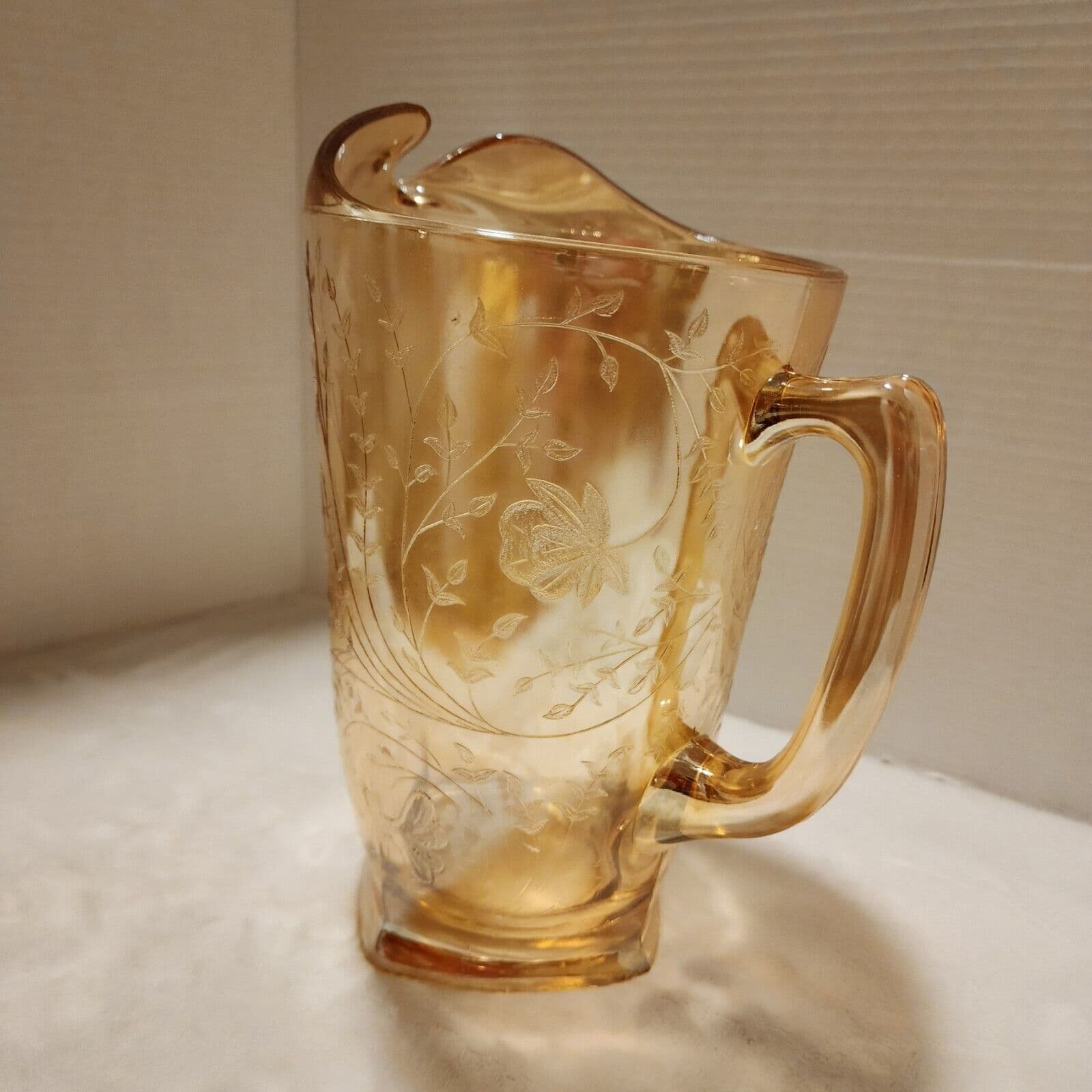 Jeannette Glass Iridescent Floragold Louisa 64 ounce Pitcher with Ice Lip