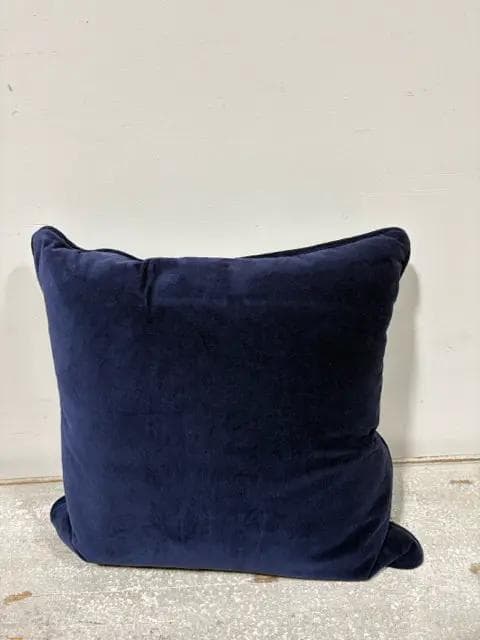 Villa Blue And White Medallion Pillow - Thumbnail 2