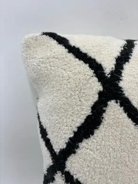 Black And White Geometrical Pillow - Thumbnail 2