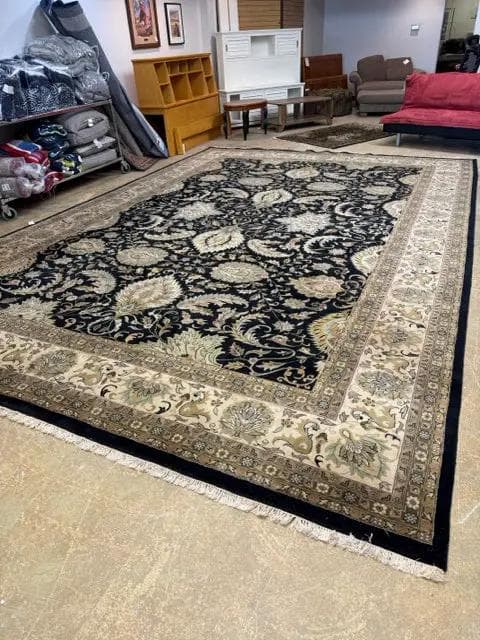 17'8 x 12' Hand Knotted Persian Rug
