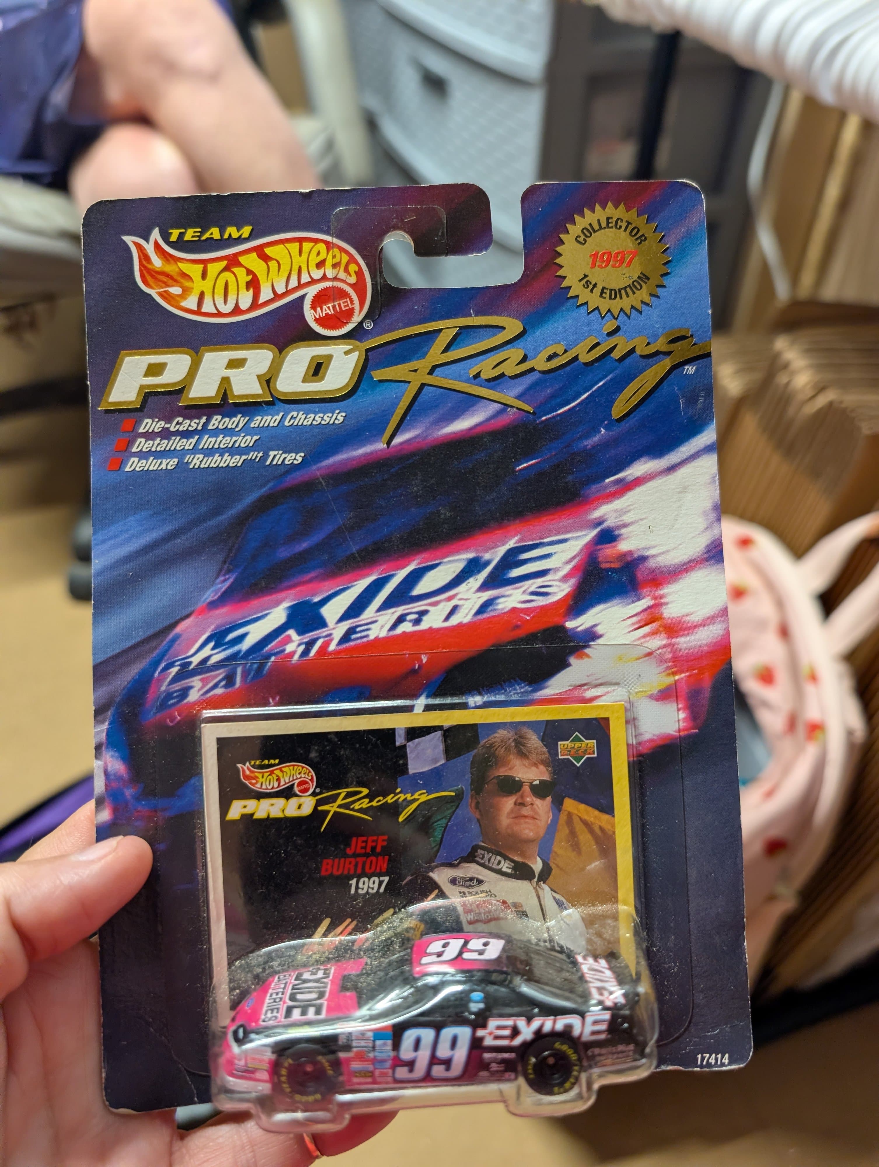 Hot Wheels 1997 1st Edition Bobby Hamilton #43 Pro Racing Short Track 1:64 Scale Die Cast Car - Thumbnail 3