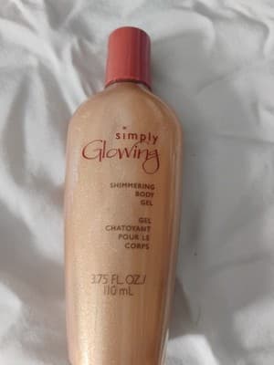Mary Kay Simply Glowing Shimmering Body Gel 2358 - 3.75 FL Oz - Thumbnail 2