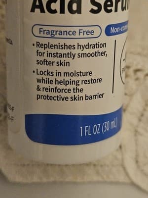 Hydrating Hyaluronic Acid Serum 1 fl oz Non-Comedogenic Fragrance Free - Thumbnail 3