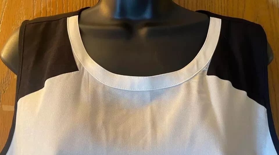 NWT Vicinty Women's Sportswear Tank Top Size XLarge Black White Shirt - Thumbnail 3