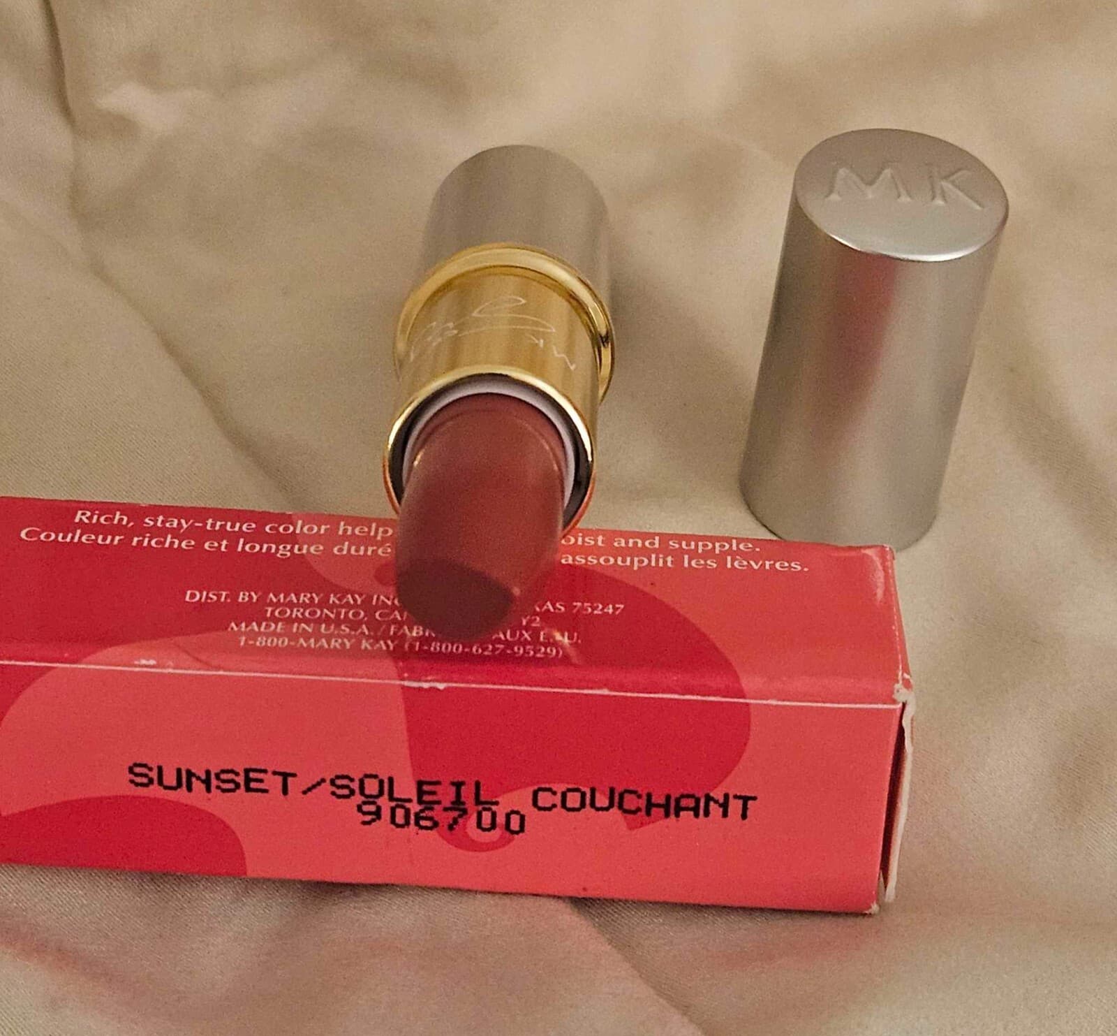 Mary Kay MK Signature Lipstick Assorted Colors - Thumbnail 6