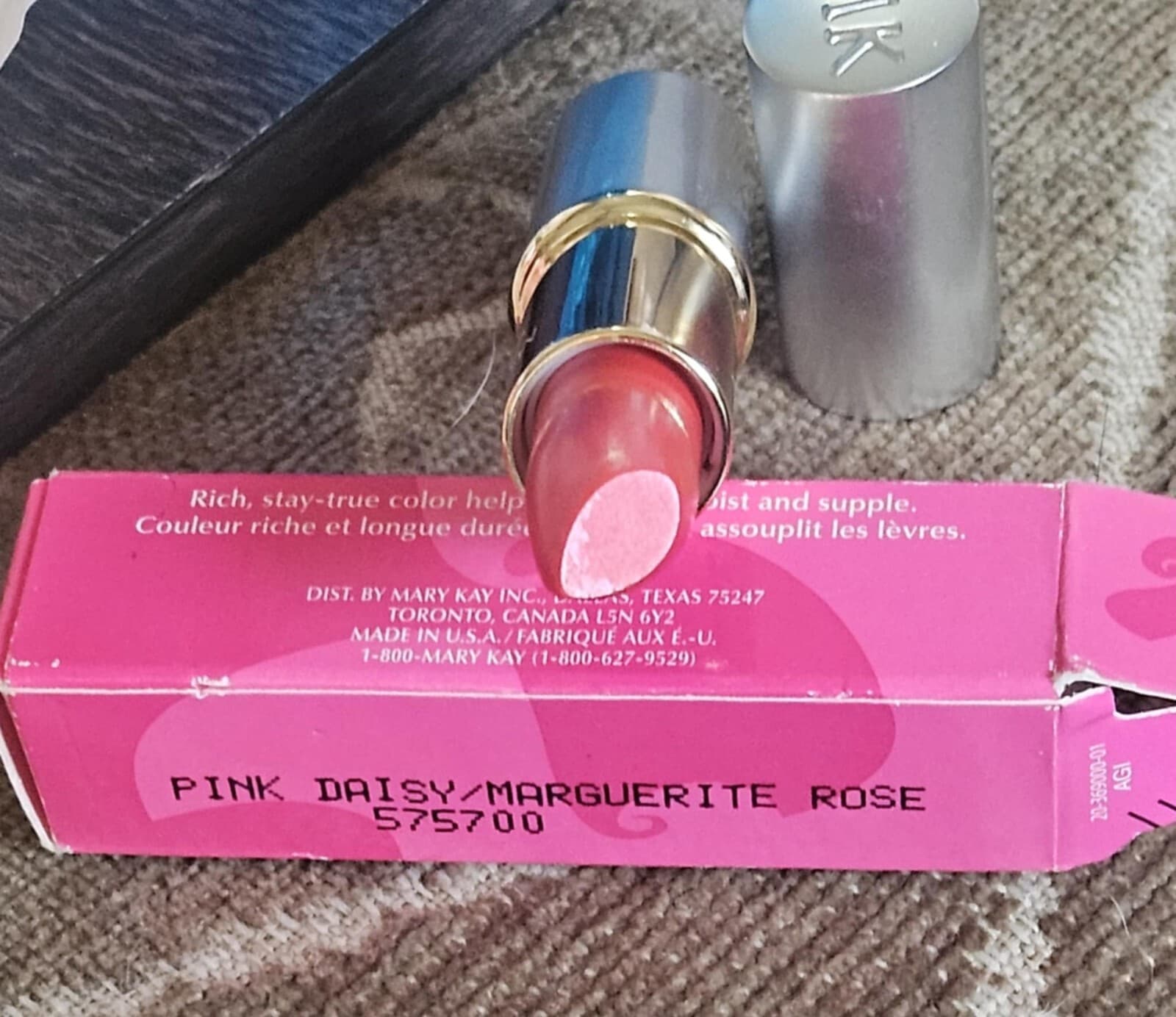 Mary Kay MK Signature Lipstick Assorted Colors - Thumbnail 13