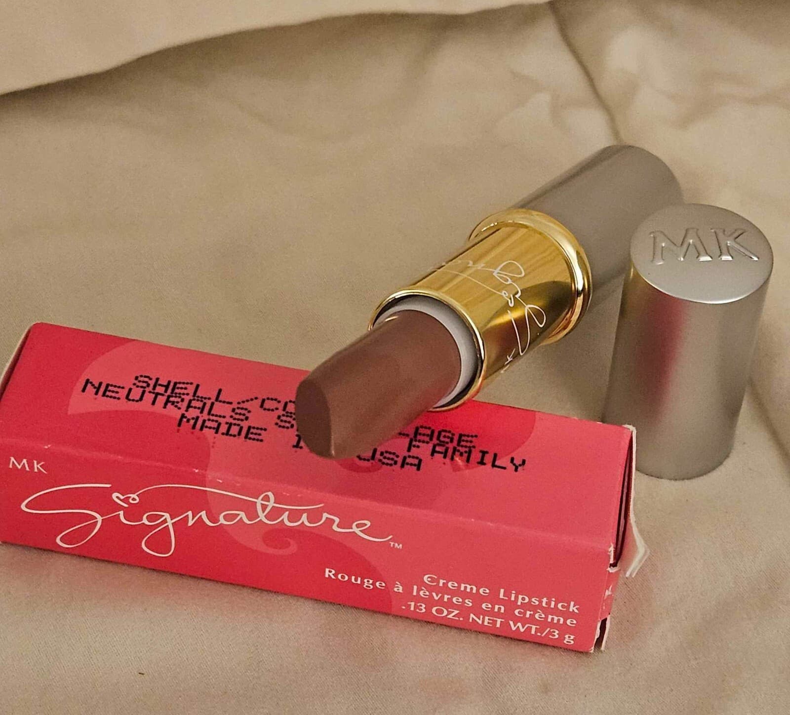 Mary Kay MK Signature Lipstick Assorted Colors - Thumbnail 3