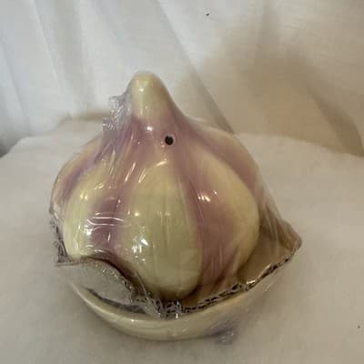 Garlic Ceramic Onion Roaster Keeper Baker Ivory Purple Kitchen Glass Dish NIB - Thumbnail 2