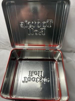 Loungefly Tootsie Roll Tin Lunch Box Tote Red Hearts Metal 2010 Collectible - Thumbnail 3