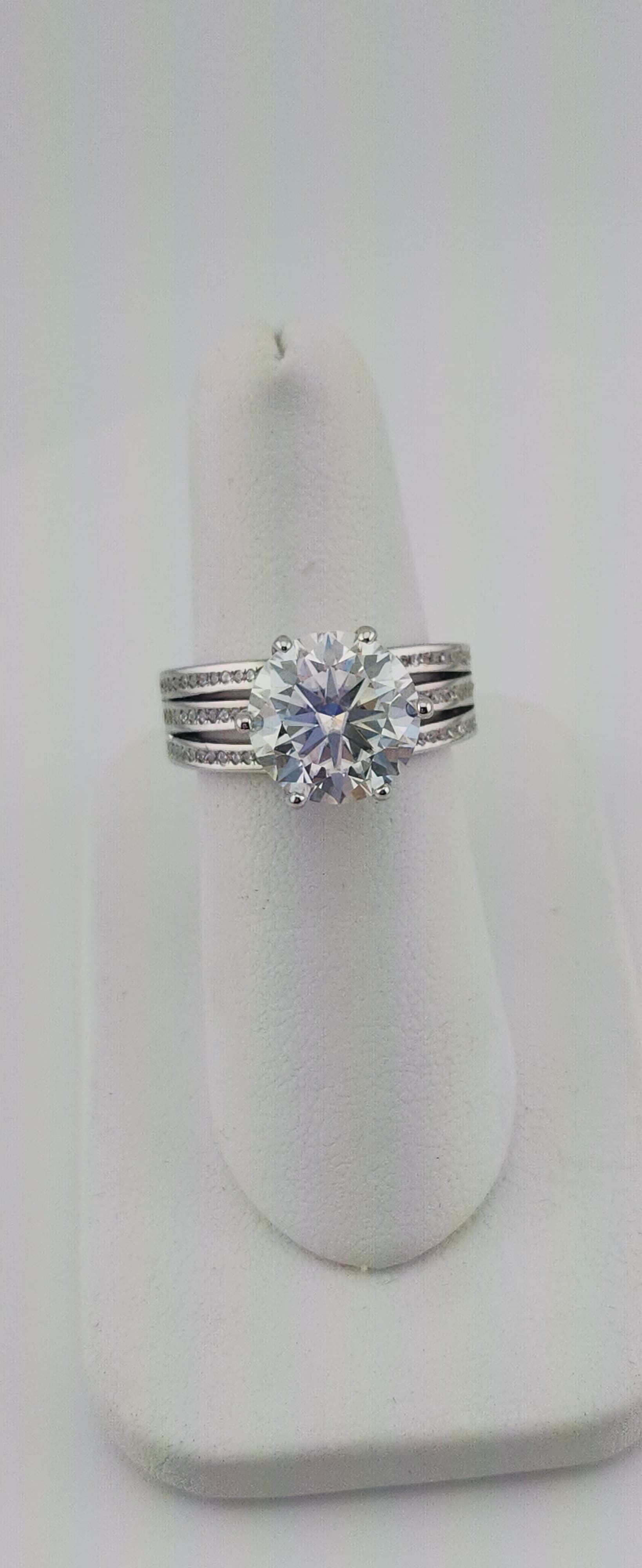 ELITE! 5.00 CT DIAMOND MOSANITE 18K WHITE GOLD PLATED 925 STERLING SILVER RING