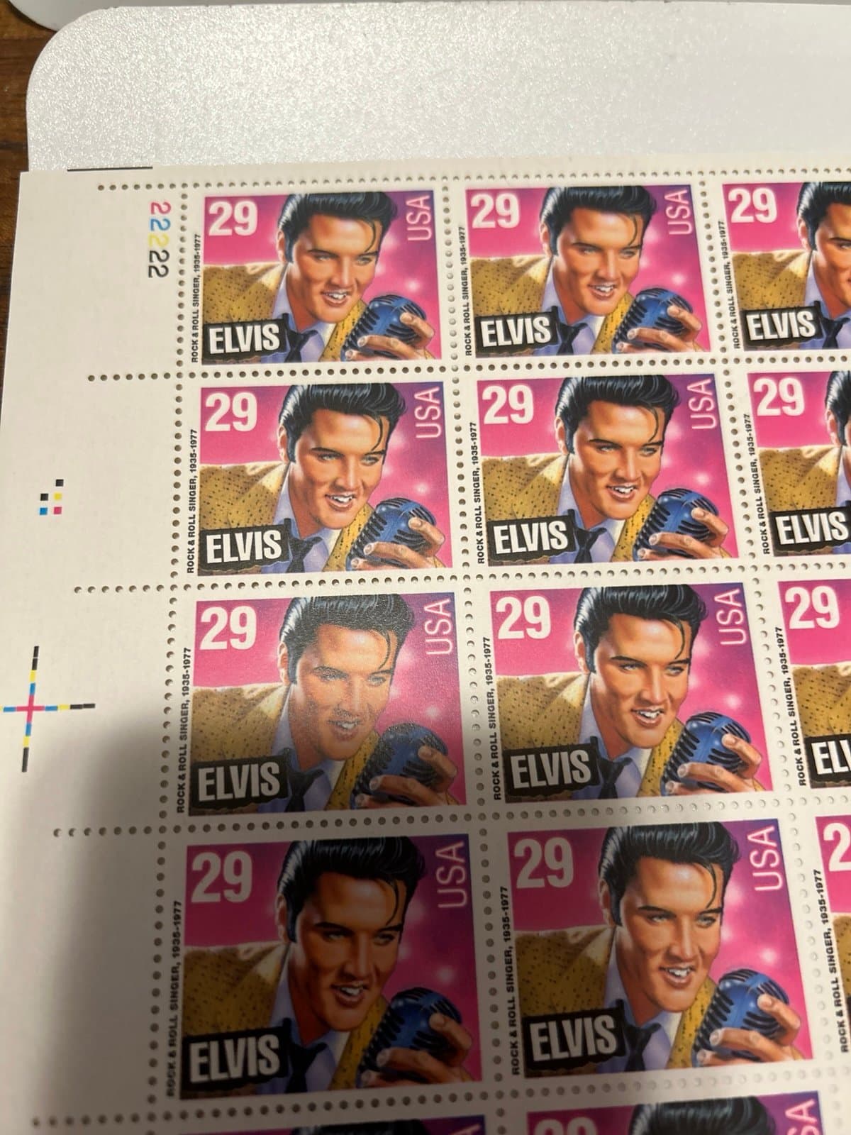1992 Elvis Presley Sheet of 35 U.S. Postage Stamps 29 Cents Collectible - Thumbnail 4