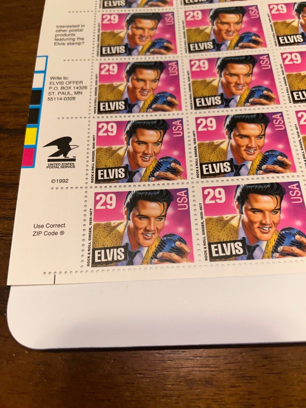 1992 Elvis Presley Sheet of 35 U.S. Postage Stamps 29 Cents Collectible - Thumbnail 3