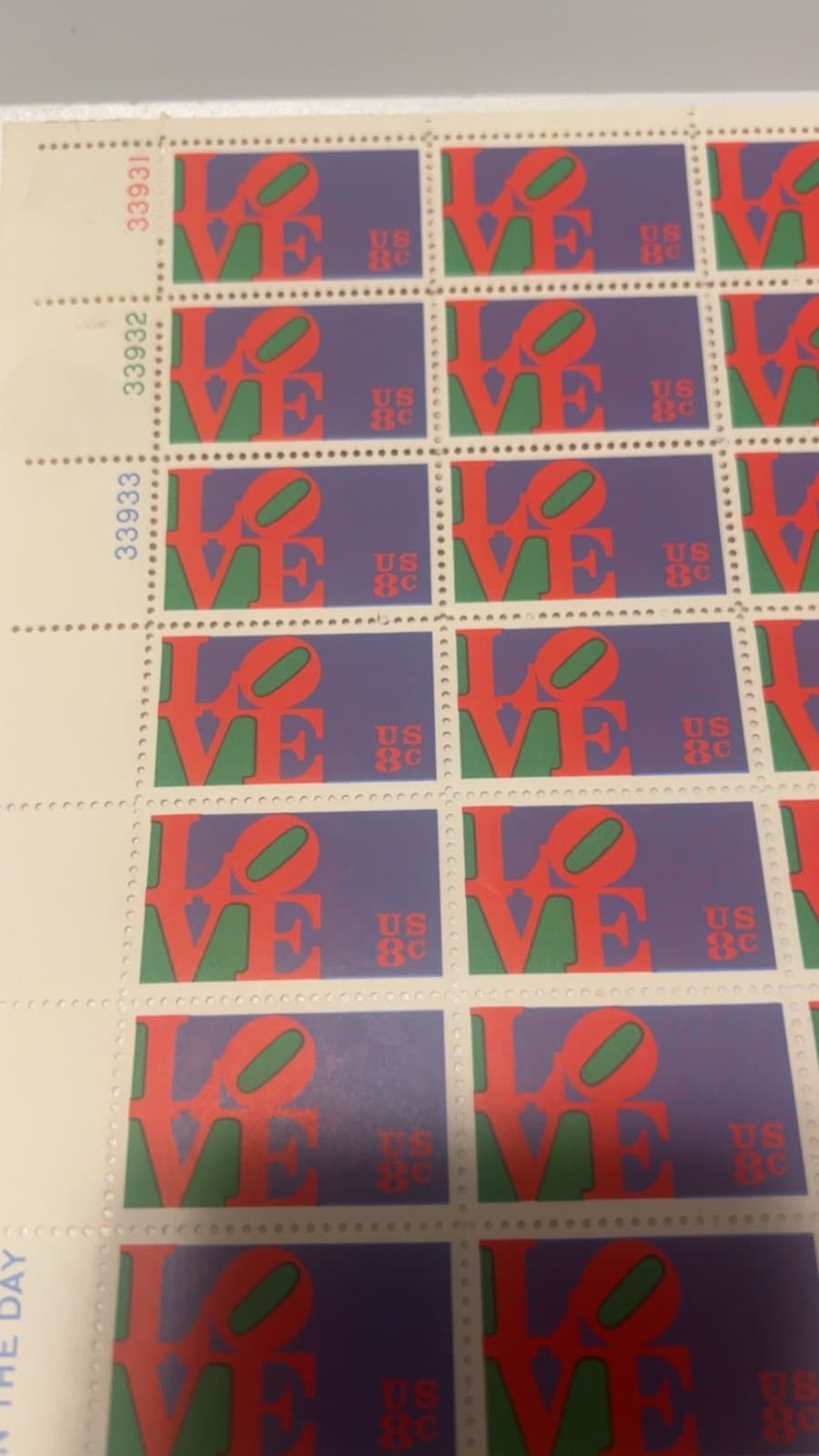 Scott #1475 LOVE Sheet of 50 8¢ Stamps (1973) - Thumbnail 3